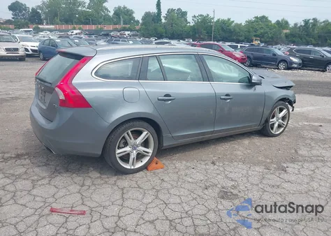 2017 Volvo V60 T5 Premier из США, поврежденный, VIN YV140MEK6H1343947